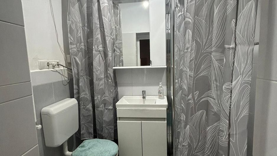 Vând casă zonă semicentrală - Poză 5