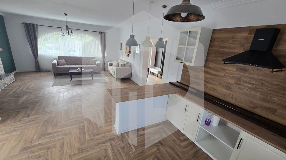 Casa superba 3 dormitoare 500 teren zona Tocile - Poză 1