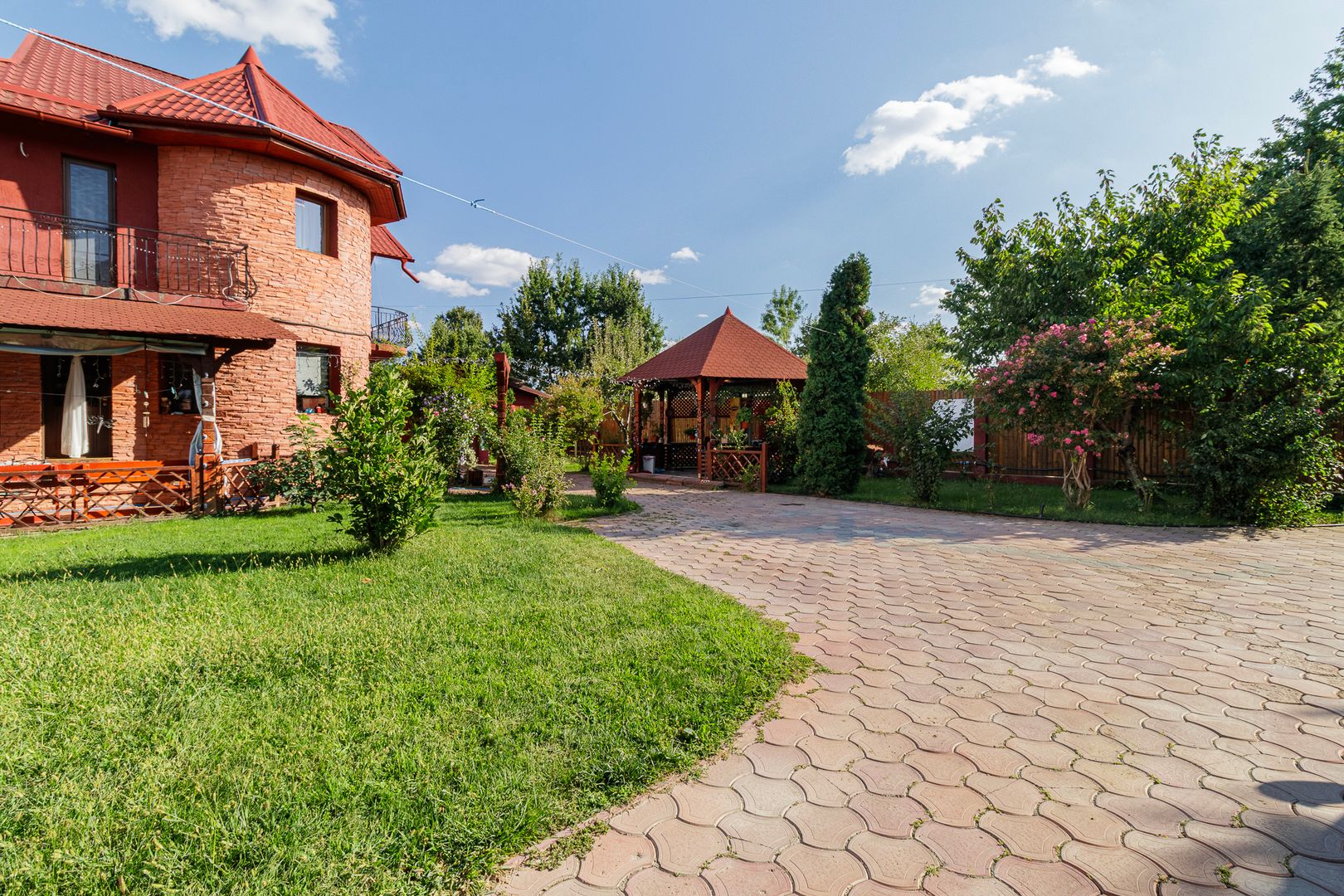 Vilă individuală cu 5 camere, piscină și curte generoasă | Mogoșoaia - Poză 29