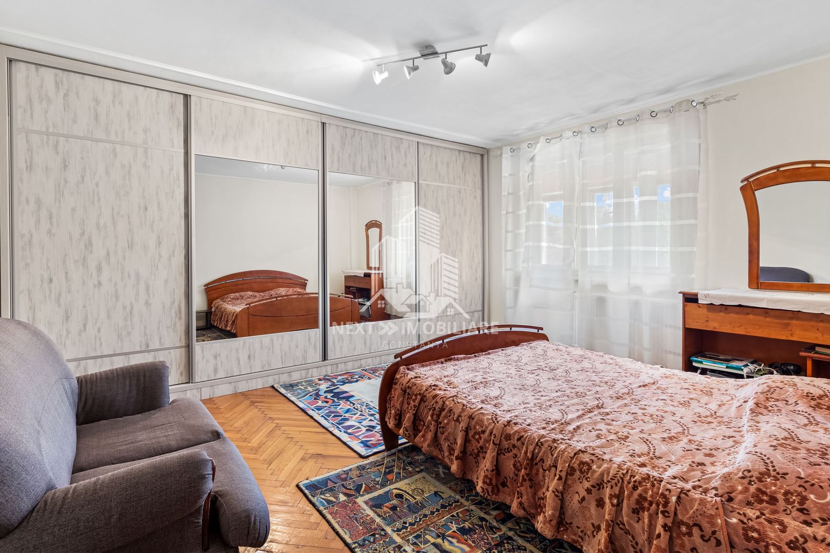 Vila S+P+2E+ M, garaj si spatiu comercial, Km4-5 - Poză 7