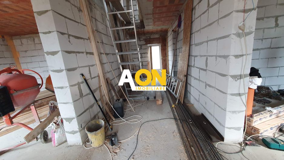 Casa semifinisata, 5 camere, 500 mp teren, Ciugud - Poză 2