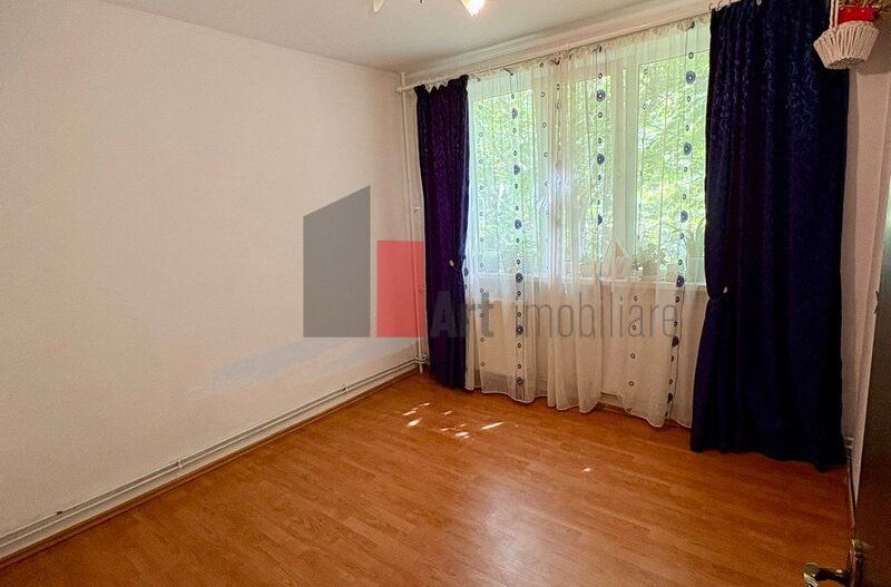 Vânzare apartament 4 camere decomandat cu centrală - Brâncoveanu - Poză 1