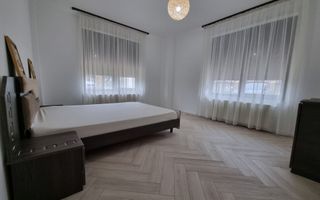 Apartament 3 camere de închiriat în zona Cazino Mamaia (pe partea cu l - Poză 6