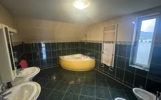 Vila cu 6 camere, 420mp,  teren 720mp, parcari, Zona Shopping City - Poză 25