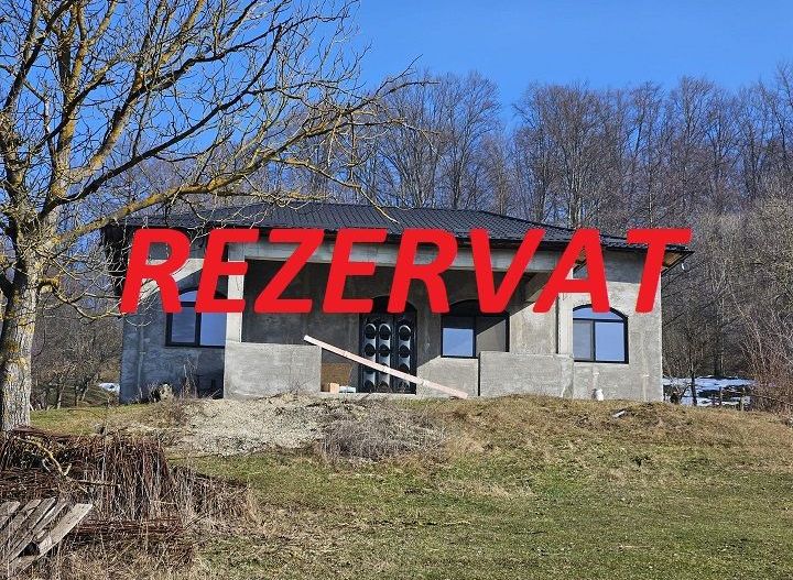 Casă pe platou, liniște și natură – Boțești, Argeș - Poză 1