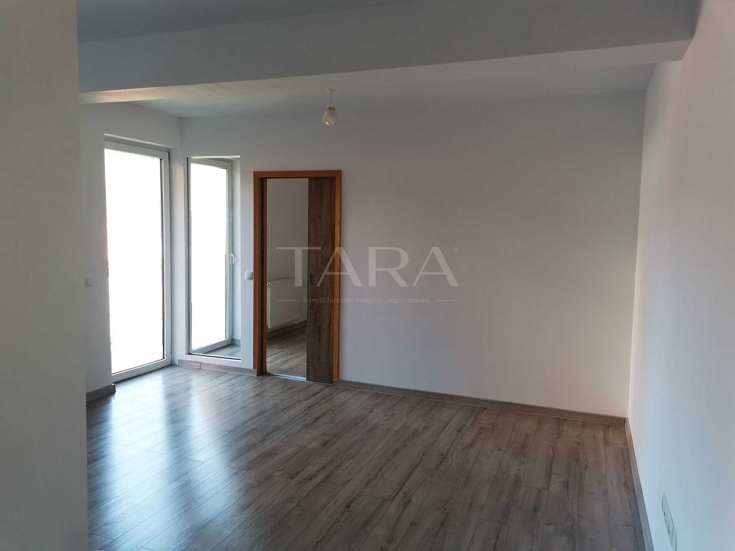 Apartament cu 2 camere în Florești . - Poză 1