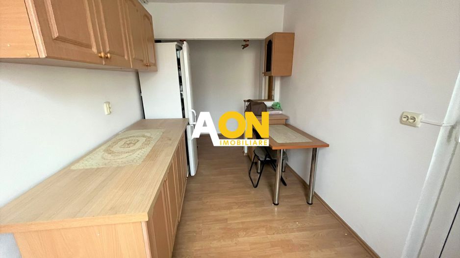 Apartament decomandat cu 2 camere + balcon, etaj 2, zona Spital - Poză 4