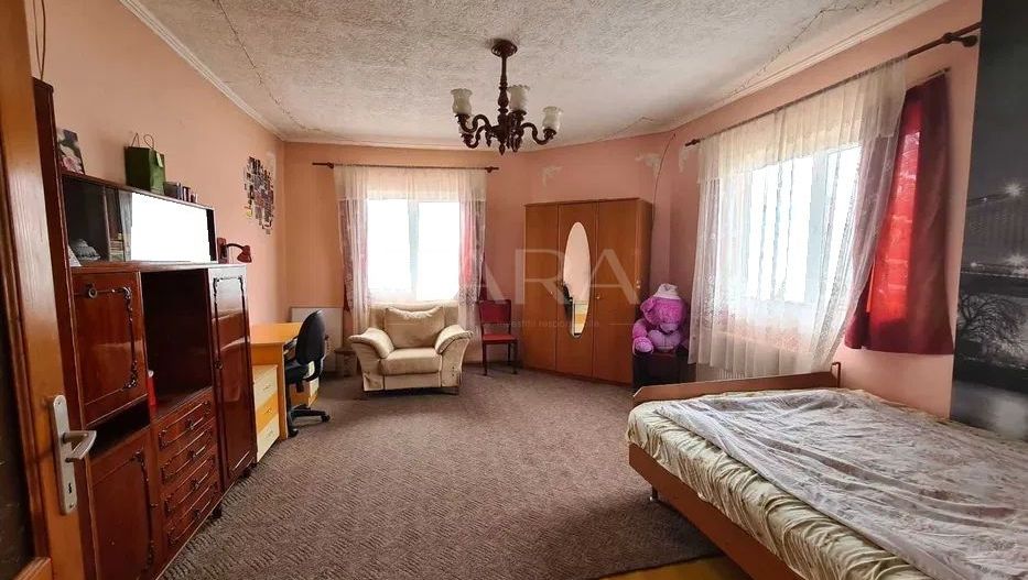 Casă cu teren generos 752 mp - ideală pentru locuință sau dezvoltare. - Poză 4