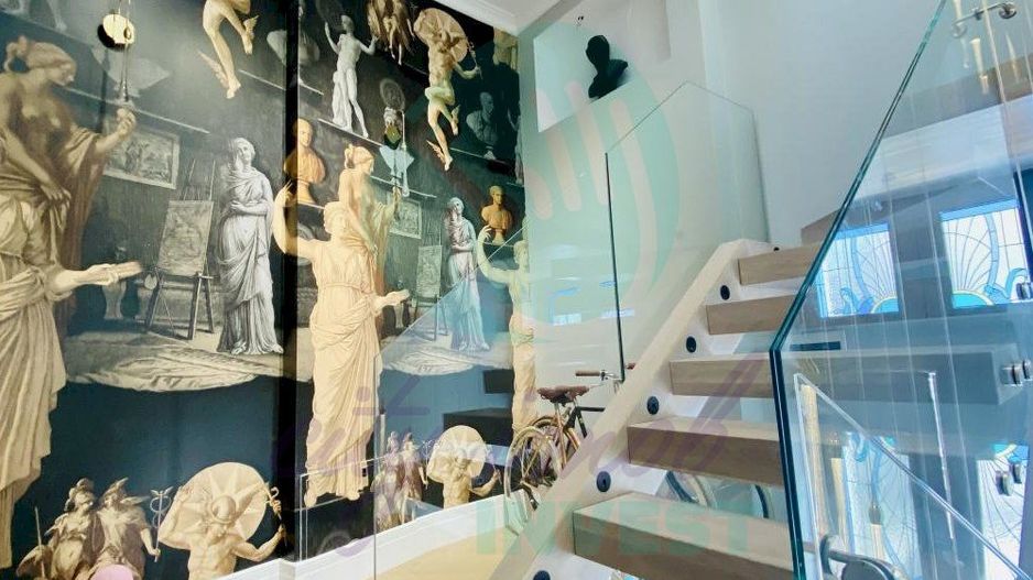 Vila complet renovata cu elemente decorative deosebite - Poză 1