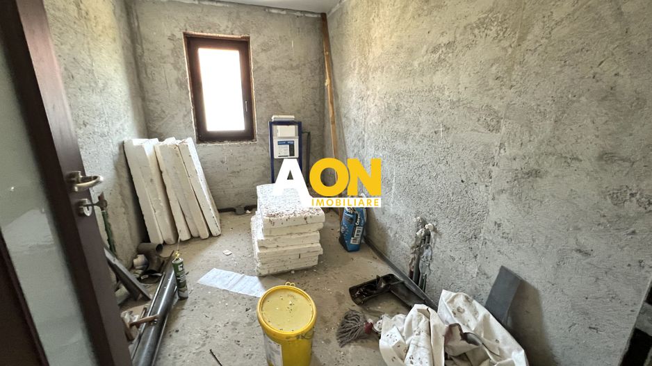 Casa individuala cu 4 camere, 2 bai, terasa, 800mp teren, Sp+P+1E - Poză 18