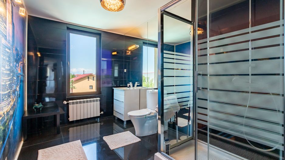 Casa\Vilă 7 camere cu Piscină, Garaj Subteran, zona Balotesti - Poză 10