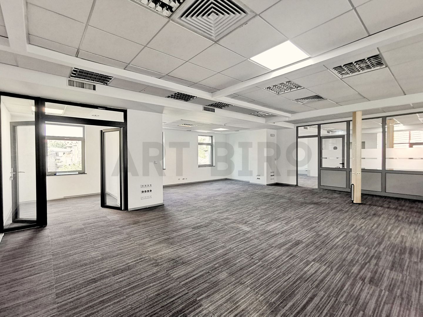 Zero comision, 260-682mp birou mobilat, move-in ready, Romana, 6' metrou - Poză 15