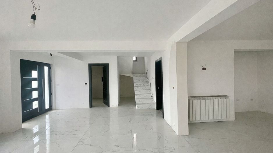 CASA INDIVIDUALA MODERNA | 600 MP TEREN | GARAJ | RADAUTI - Poză 1