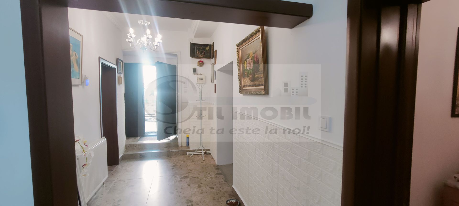 APARTAMENT ULTRACENTRAL , PIATA UNIRII, CUZA VODA 70 MP PLUS CURTE - Poză 1