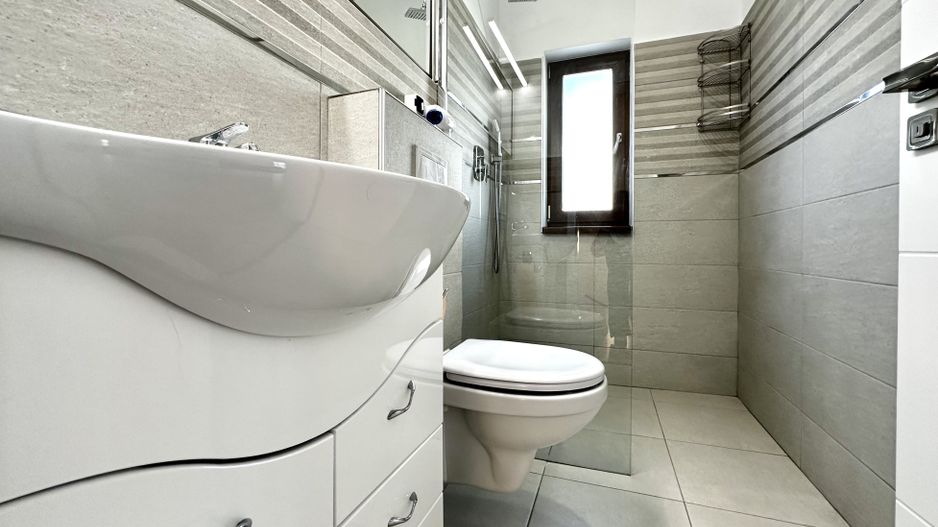 Casa de inchiriat la Liziera Pădurii - intrarea in Dumbrăvița - Poză 21