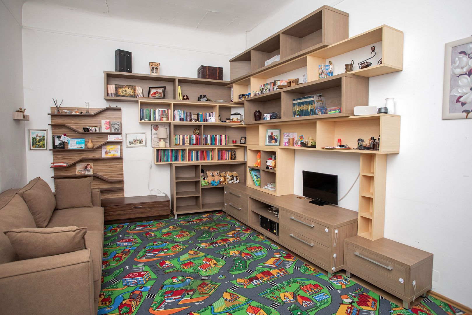 Vilă, singur în curte, central, Oradea 128 mp. 800  E/lună. Comision 0 - Poză 30