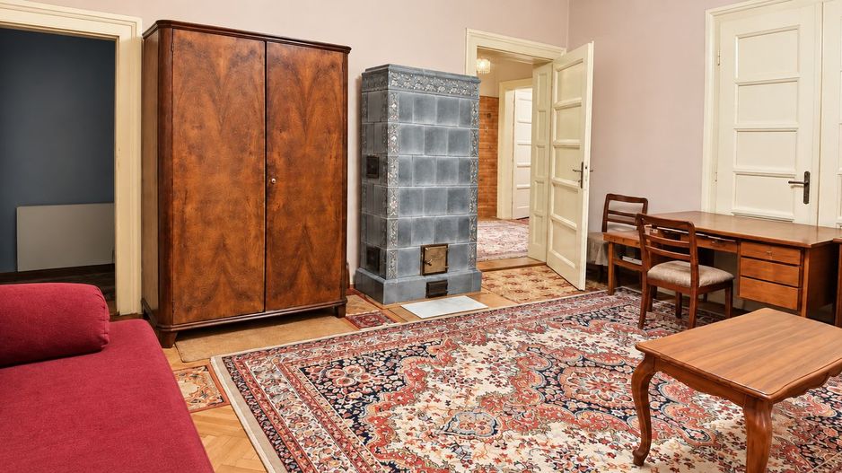 Apartament la casă cu curte proprie în zonă exclusivistă Sub Arini - Poză 2