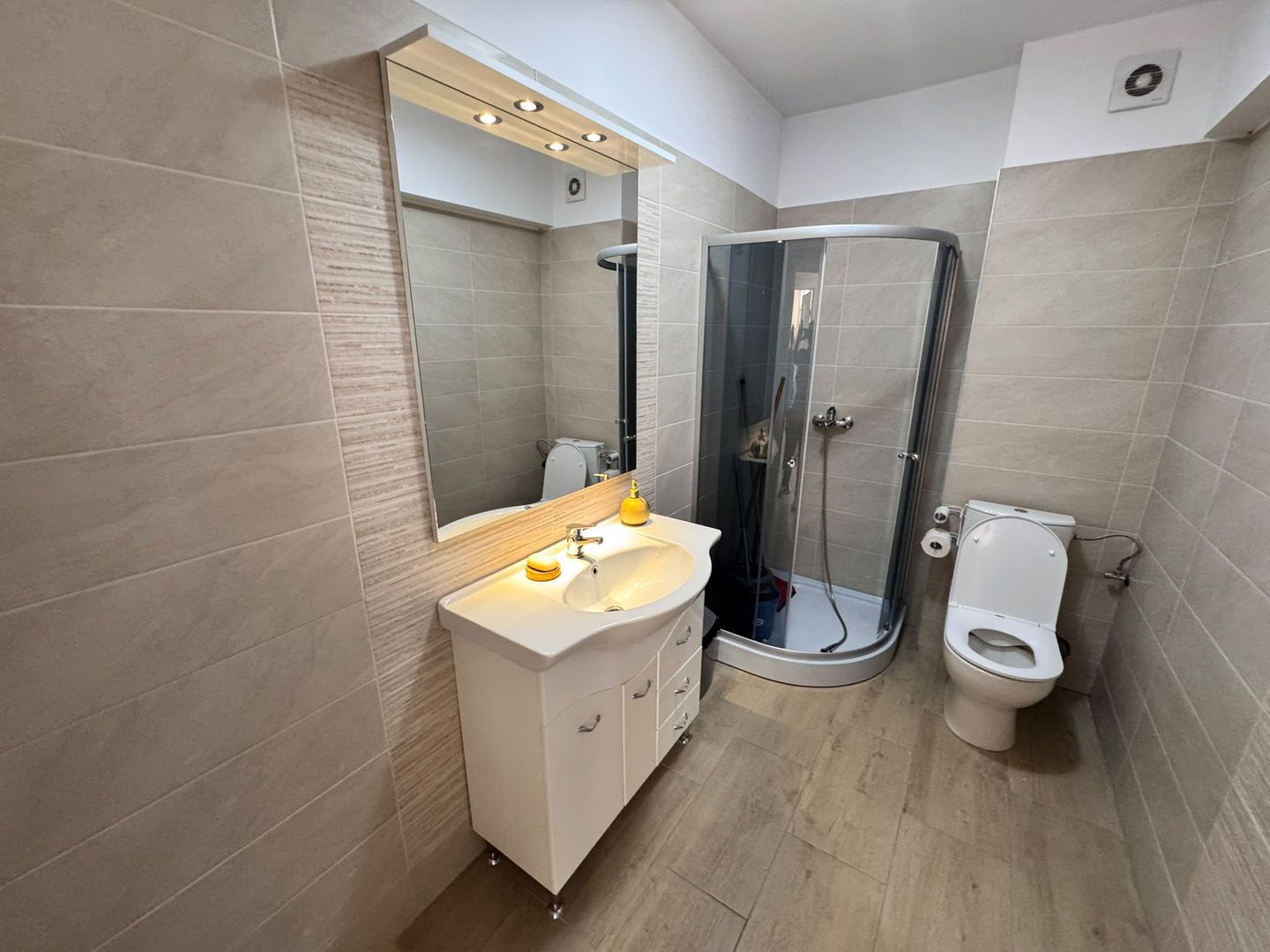 SPATIU ADIMISTRATIV - CURTE PRORIE 78MP, 2 PARCARI + AFACERE LA CHEIE - Poză 5