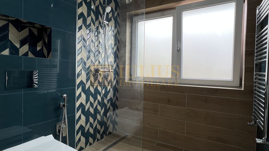 Casa zona Lunei, 5 camere + 3 bai, centrala proprie, rezidential sau birouri ! - Poză 31