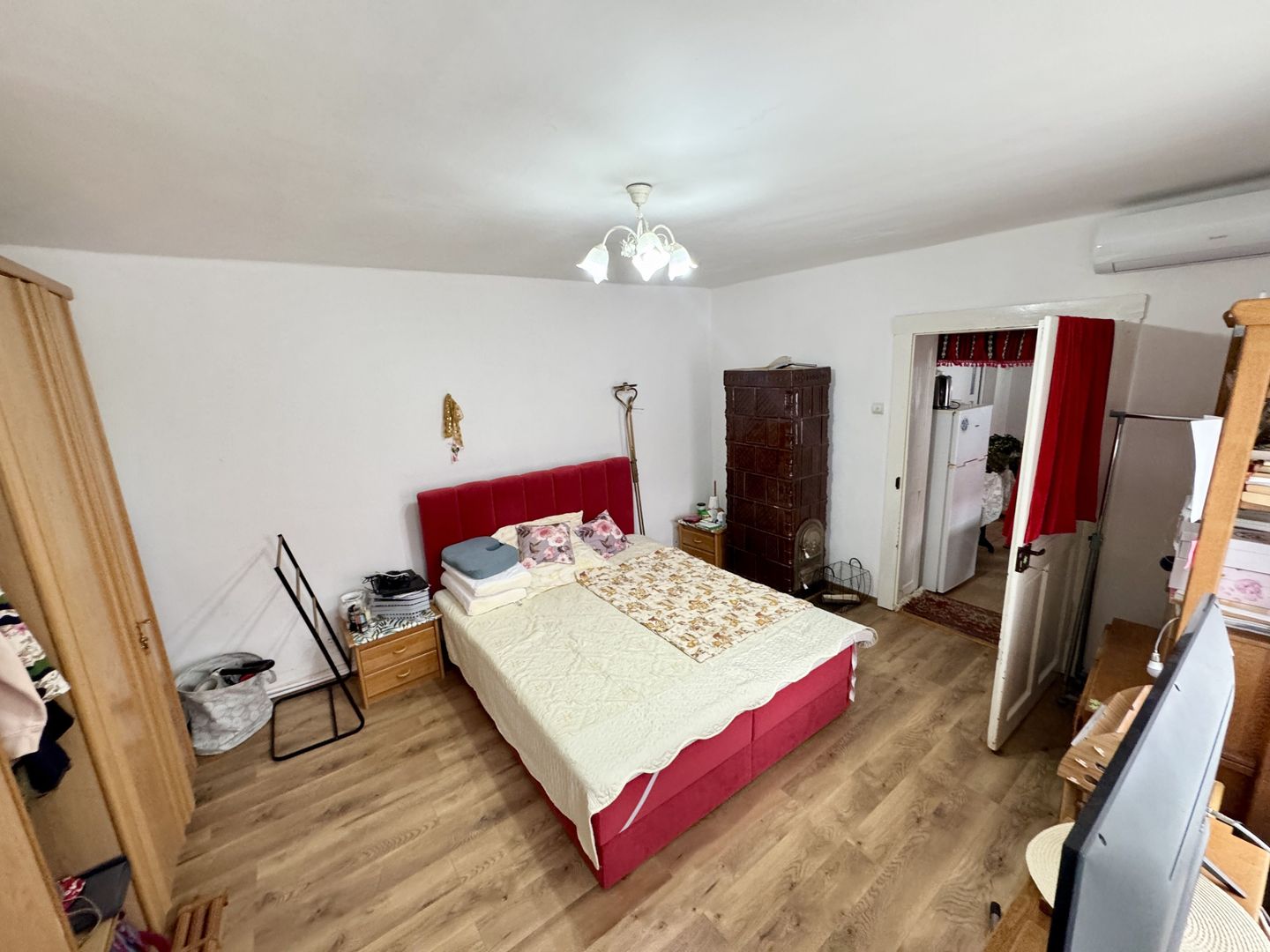 Casa individuala in Arpasu de Sus, teren mare, partial renovata - Poză 12