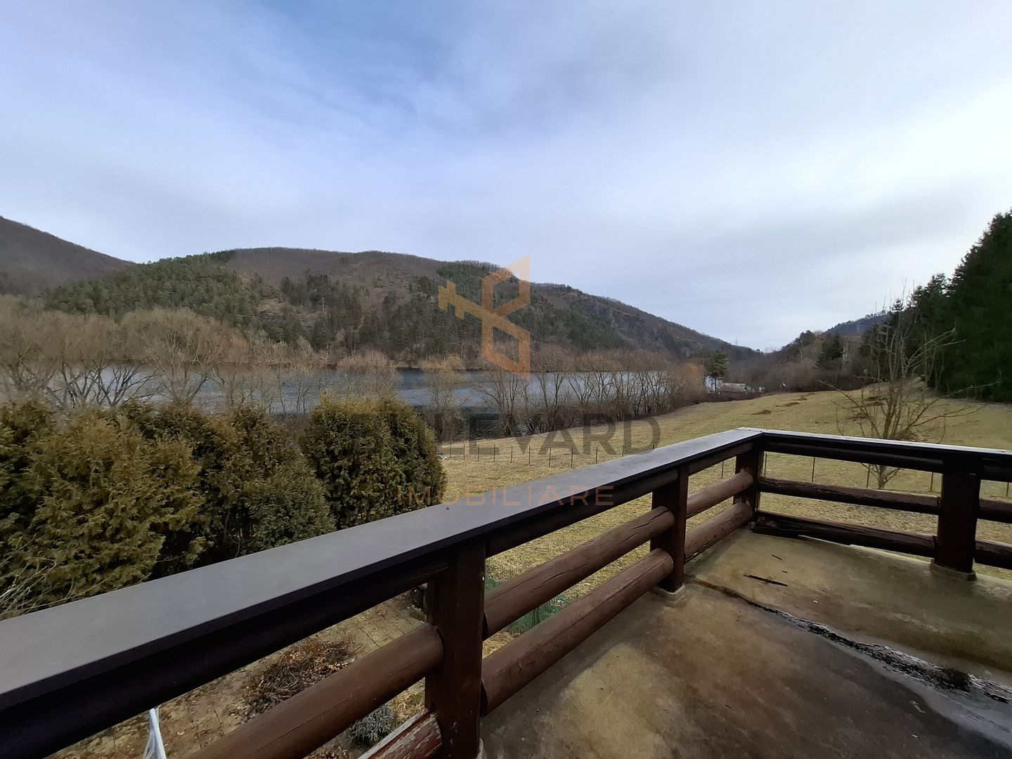 Cabana si teren 1000 mp cu iesire la lac! - Poză 5