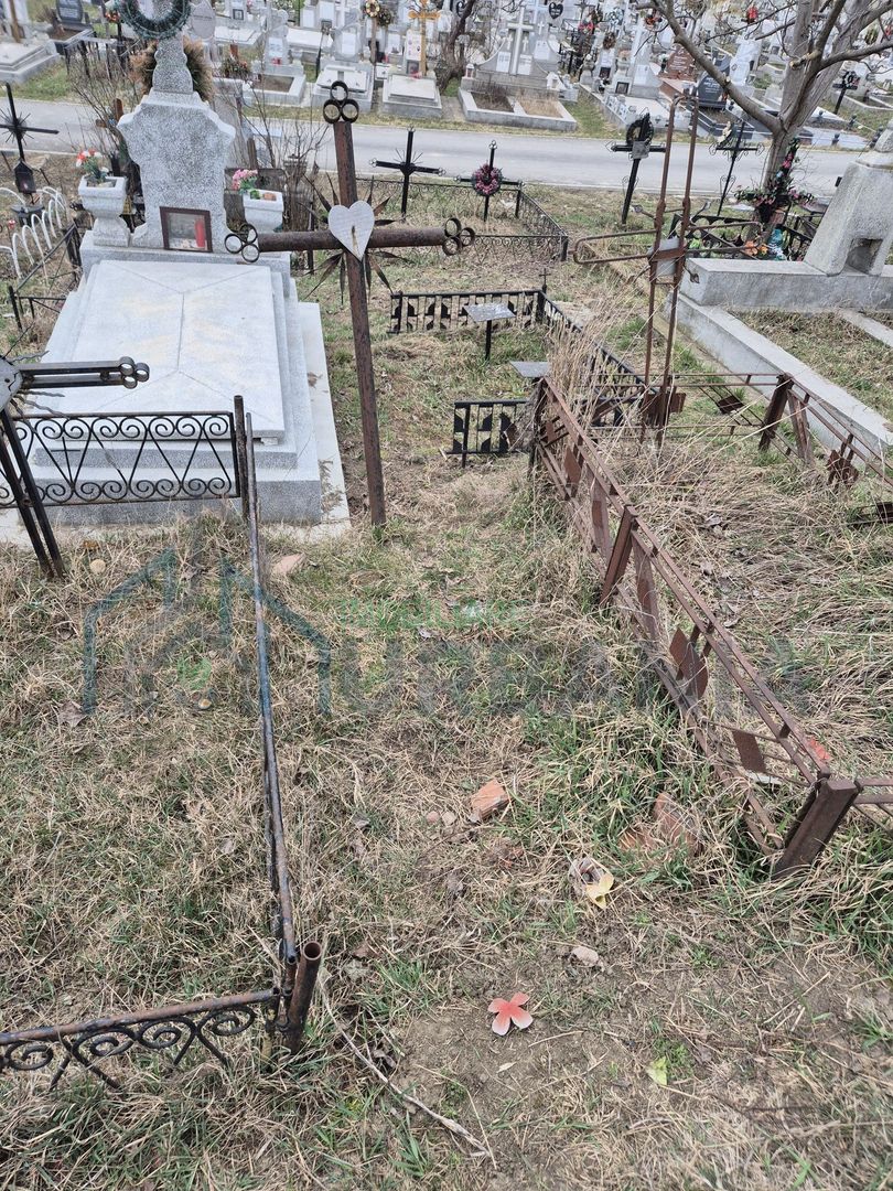 Loc de veci disponibil în Cimitirul Sfânta Treime, cartierul Pacurari, Iași - Poză 2