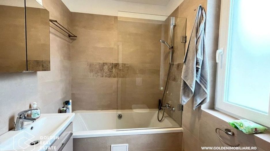 Casa tip triplex - penthouse cu vedere panoramica, zona Giroc - Poză 3