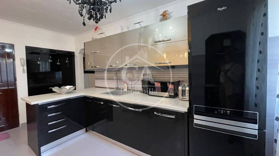 Apartament cu 3 camere de închiriat în zona Rogerius, Oradea - Poză 8