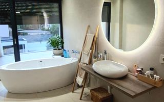 Locuinta individuala exclusivista cu piscina - Dumbravita - Poză 18