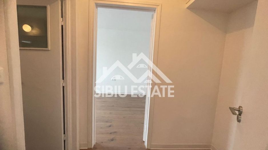 Apartament de vanzare, cu 2 camere, etaj 2, renovat recent Cartier Terezian - Poză 4