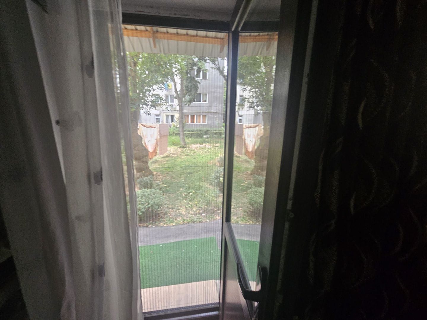 Apartament parter, balcon 13 mp cu ieșire directă – Războieni - Poză 9