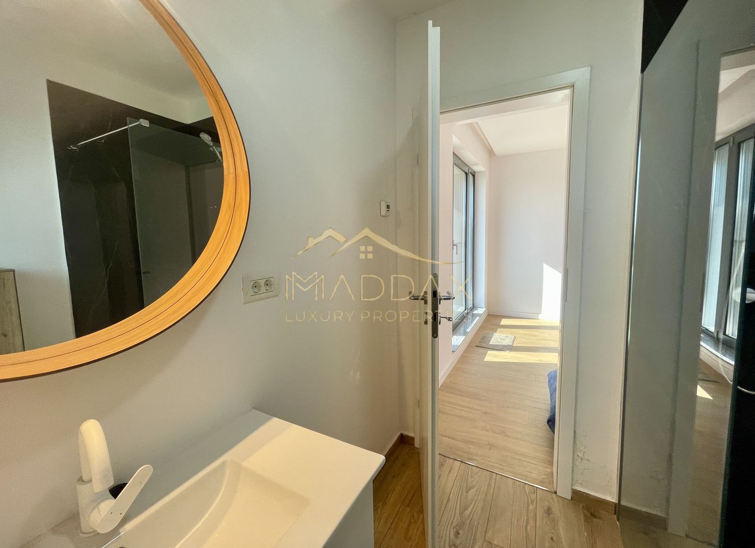 Masterpiece Villa**7 camere**Sauna**Jacuzzi//Dumbrava Vlasiei - Poză 30