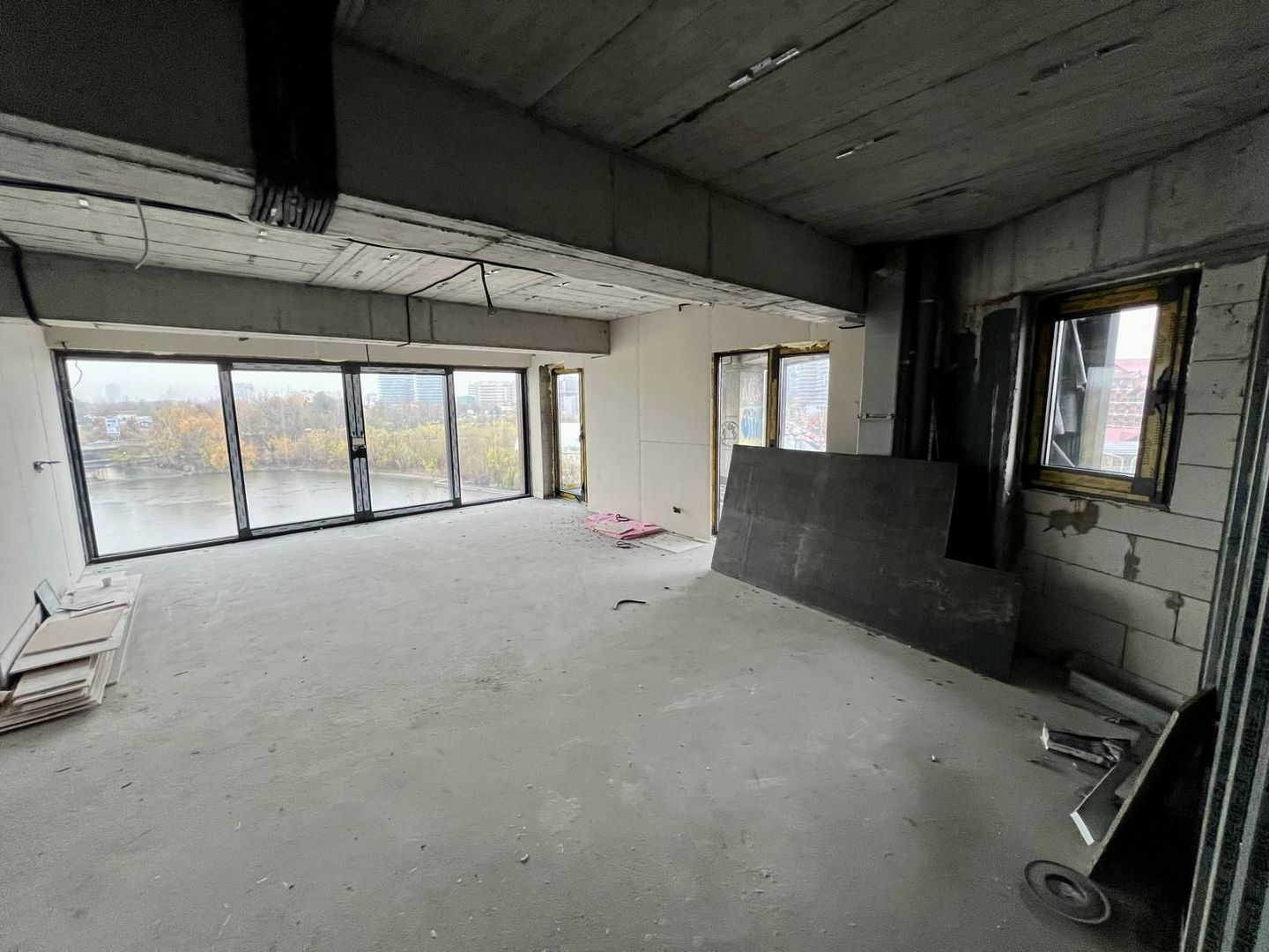 Apartament 3 camere in zona de Nord - Poză 1