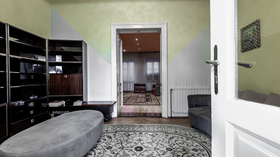 Locuință spațioasă cu grădină mare în Aradul Nou, calea Timișorii - Poză 11