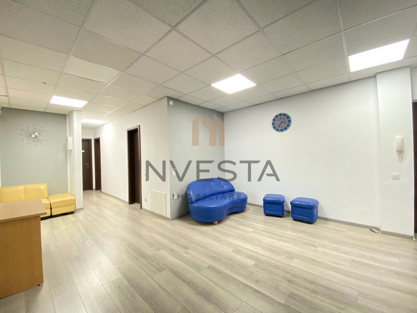 Apartament cu 4 camere decomandat, parcare, etaj intermediar, Centru! - Poză 2