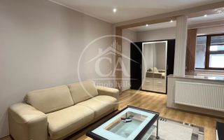 Casă de închiriat cu 3 camere in zona Centrală, Oradea - Poză 1