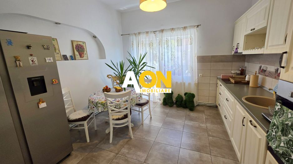 1/2 Duplex mobilat, utilat, 3 camere, 323 mp teren, Cetate, zona Schit - Poză 8