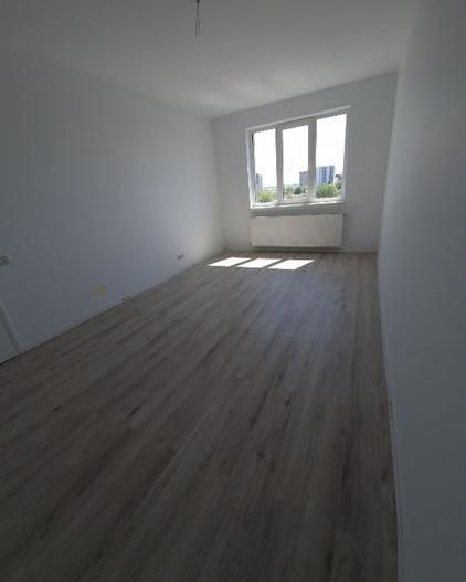 Vând apartament cu 2 camere, decomandat nou  + loc de parcare, situat in complex - Poză 3