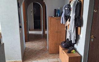 Apartament cu 3 camere in zona Drumul Taberei-5 minute de Metrou Constantin Brâncuș - Poză 2