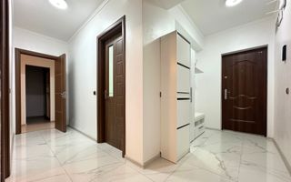 Vând apartament 3 camere 3 minute de Coresi complex ISARAN - Poză 19
