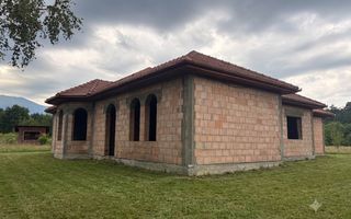 Conac de vânzare, pe Valea Avrigului - Poză 2