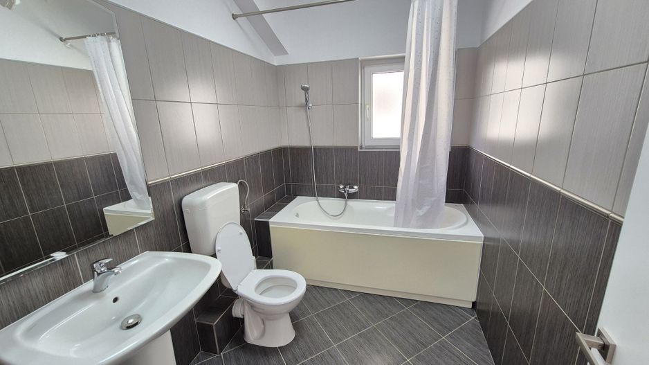 Casă cu 5 camere, 220 mp, teren 500 mp – Bragadiru, langa Bucuresti - Poză 10