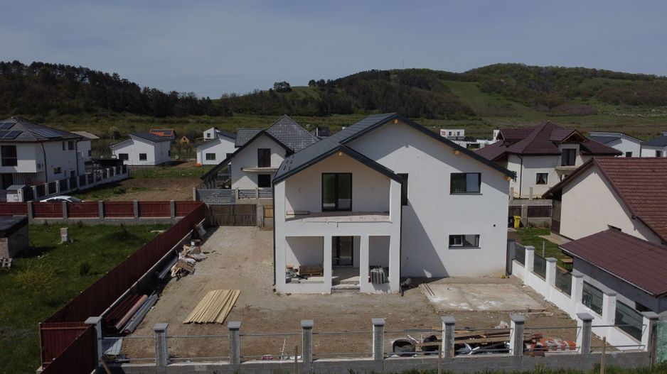 Casă individuală de vânzare – Sânpetru, zona Dealul Lempeș - Poză 6