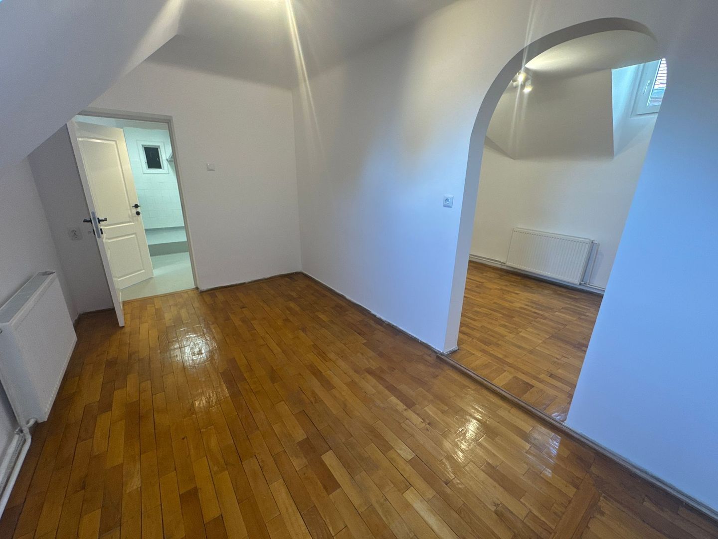 Apartament 3 Camere Nemobilat Pretabil Birou - Poză 1