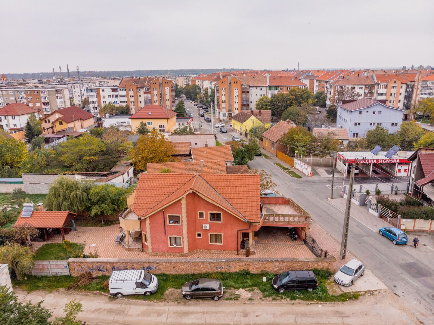 Vilă 6 camere în cartierul Alfa - Poză 1