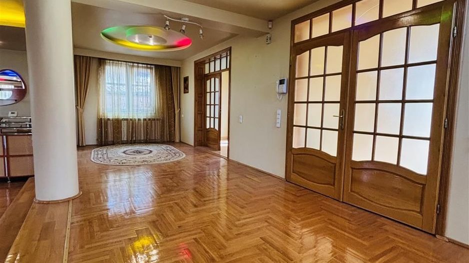 VILA CU 14 CAMERE SI 3405 MP TEREN IN SANMARTIN - Poză 12