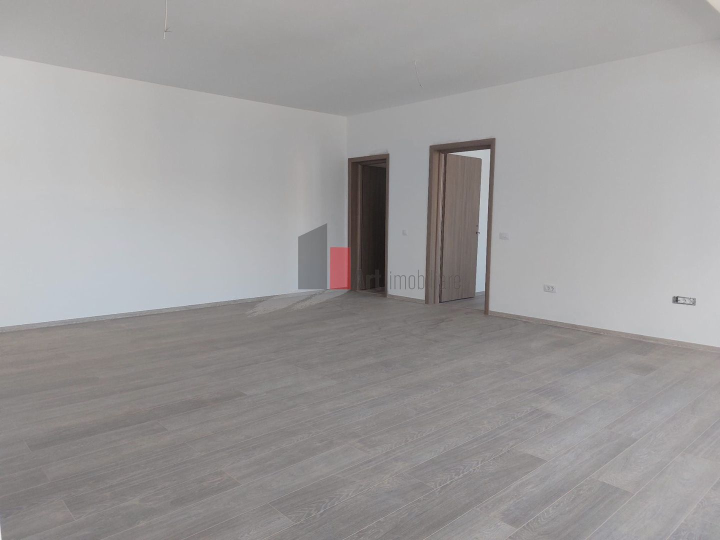 Spatiul "MAGRANA" , P-ta Alba Iulia, imobil 2024, TOTUL NOU, PARCARE INCLUSA - Poză 1