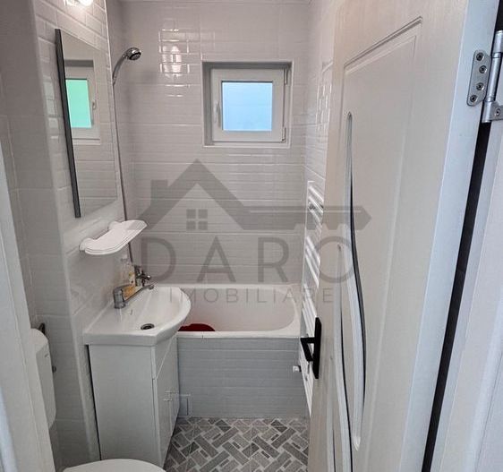 Vand apartament cu 3 camere - Poză 8