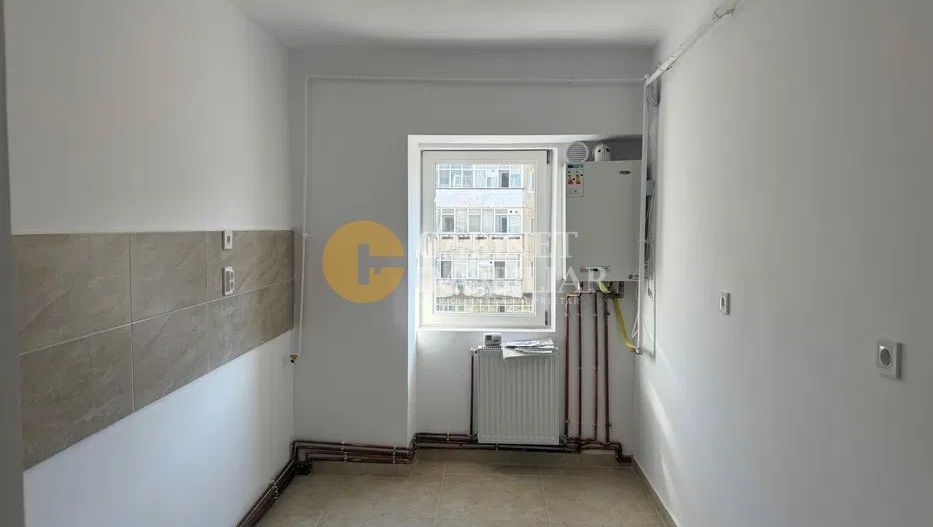 2 Camere Decomandat- Renovat-Etaj intermediar-Dacia/Bicaz - Poză 3
