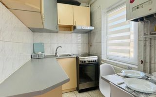 Garsoniera 35 mp, decomandata, centrala proprie, zona Louis Pasteur - Poză 3